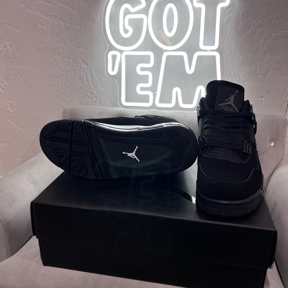 Air Jordan 4 /  Black Cat 🔥